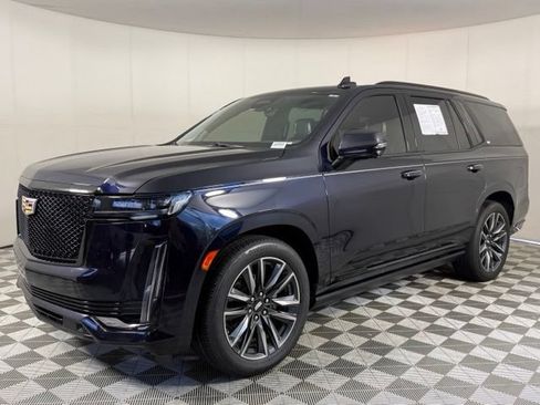 Used 2021 Cadillac Escalade Sport Platinum AWD/4WD image 2