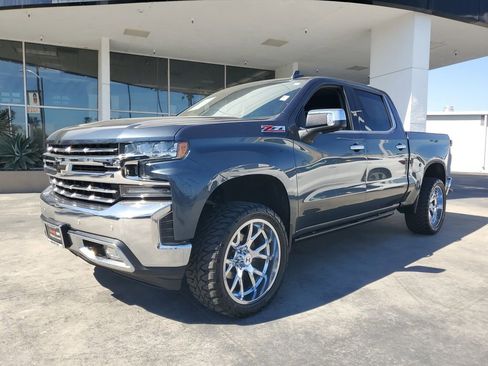 Used 2019 Chevrolet Silverado 1500 LTZ w/ LTZ Premium Package image 2