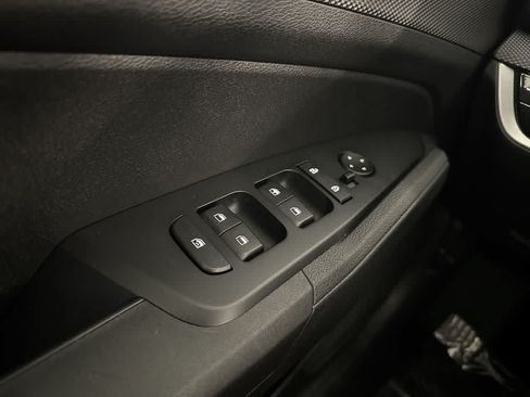 Used 2025 Kia Sportage LX AWD/4WD image 16