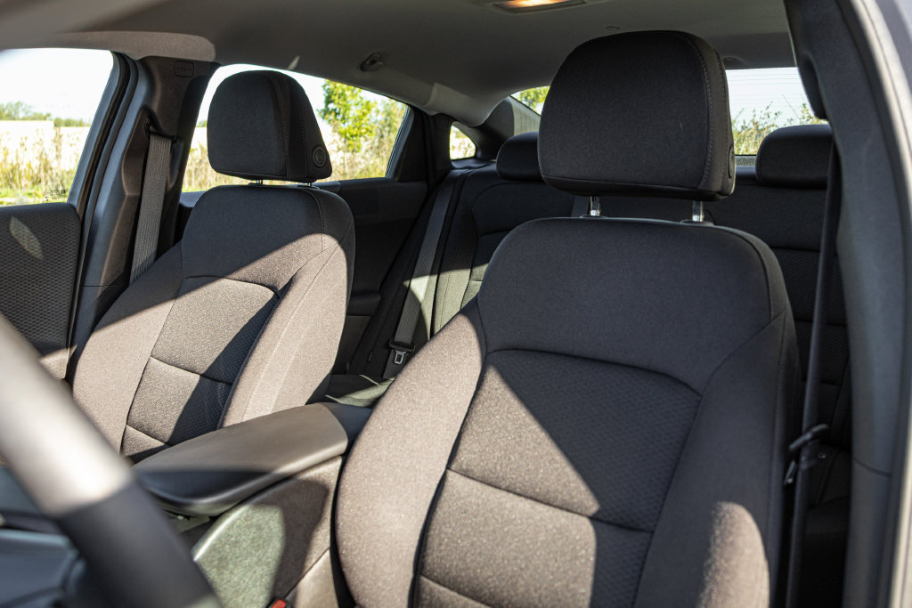 Used 2025 Chevrolet Malibu RS FWD image 13