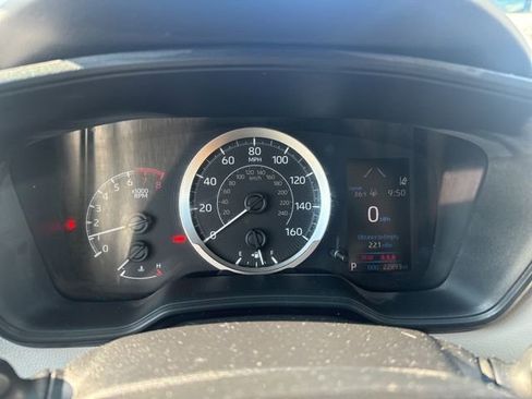 Used 2021 Toyota Corolla LE image 11