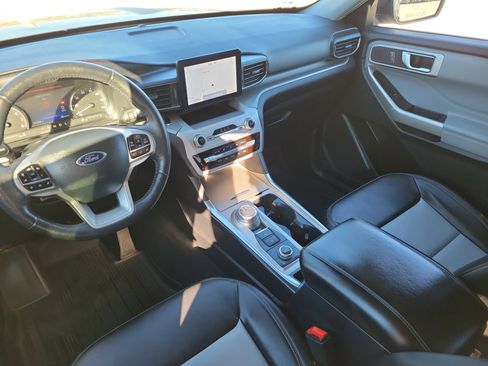 Used 2022 Ford Explorer XLT w/ Equipment Group 202A image 20