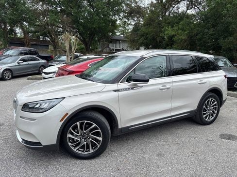 Used 2022 Lincoln Corsair FWD image 3