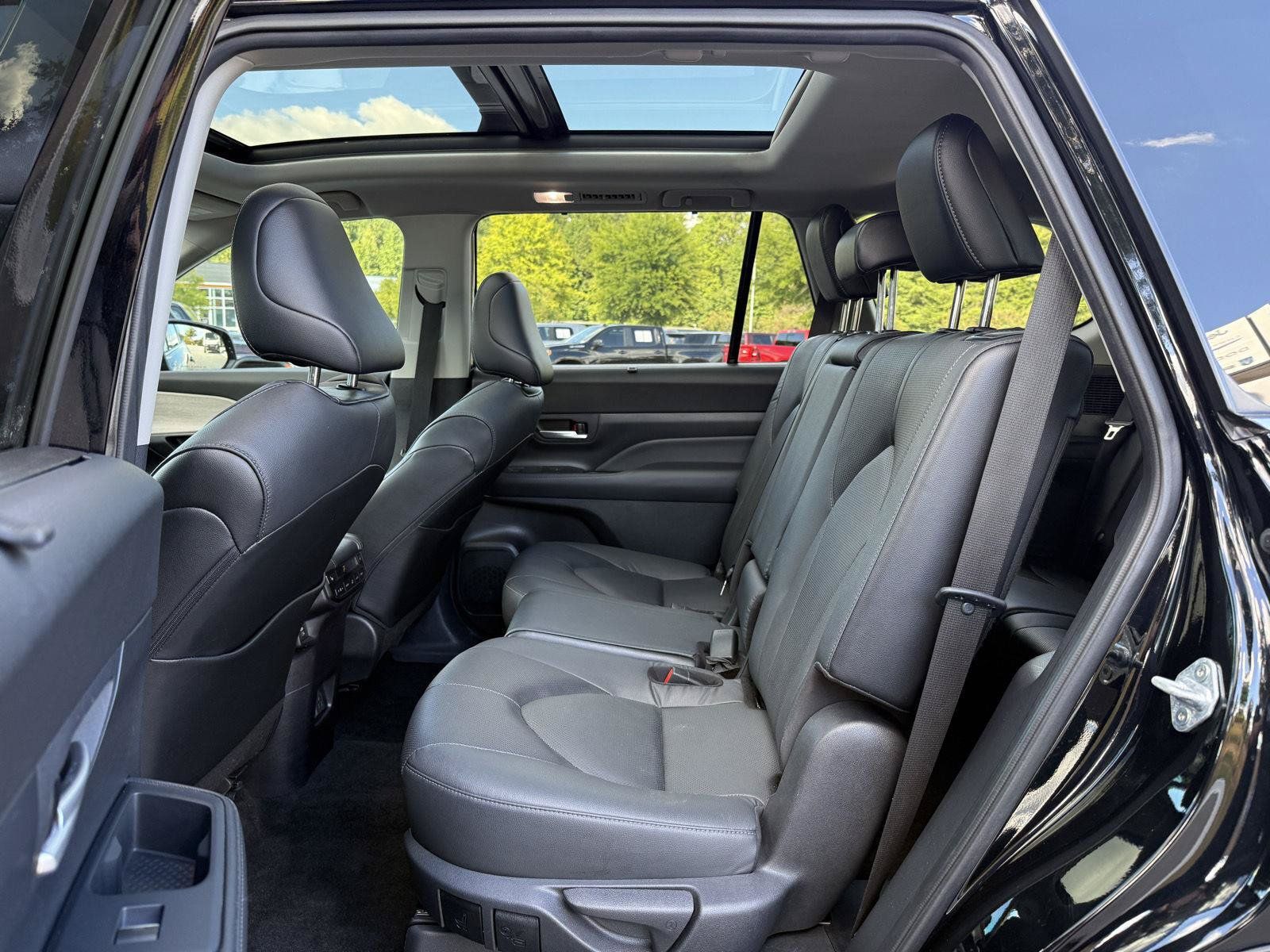 Used 2024 Toyota Grand Highlander FWD image 25