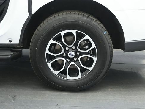 Used 2024 Ford Expedition Max XLT image 25