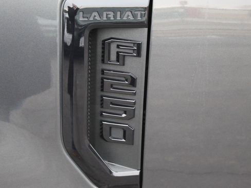 Used 2019 Ford F250 Lariat w/ Lariat Ultimate Package image 2