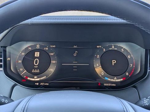 New 2025 Land Rover Range Rover SE image 11