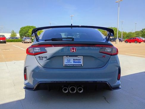 Used 2025 Honda Civic Type R image 4