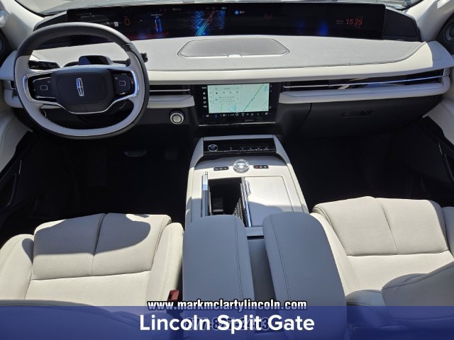 New 2026 Lincoln Navigator Premiere AWD/4WD image 11