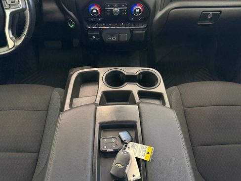 Used 2022 Chevrolet Silverado 1500 LT AWD/4WD image 21