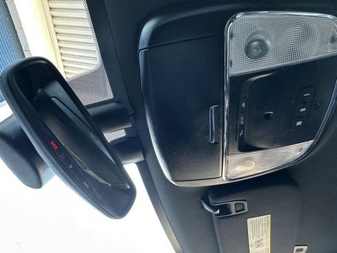 Used 2018 Jeep Grand Cherokee Limited image 32