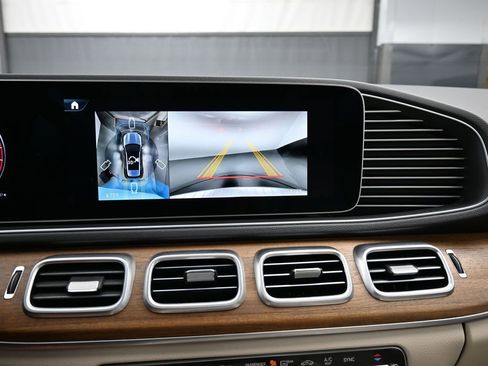 Used 2025 Mercedes-Benz GLE 350 4MATIC image 9