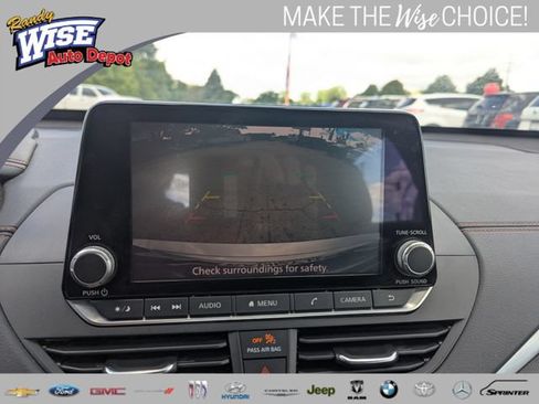 Used 2022 Nissan Altima 2.5 SR FWD image 14