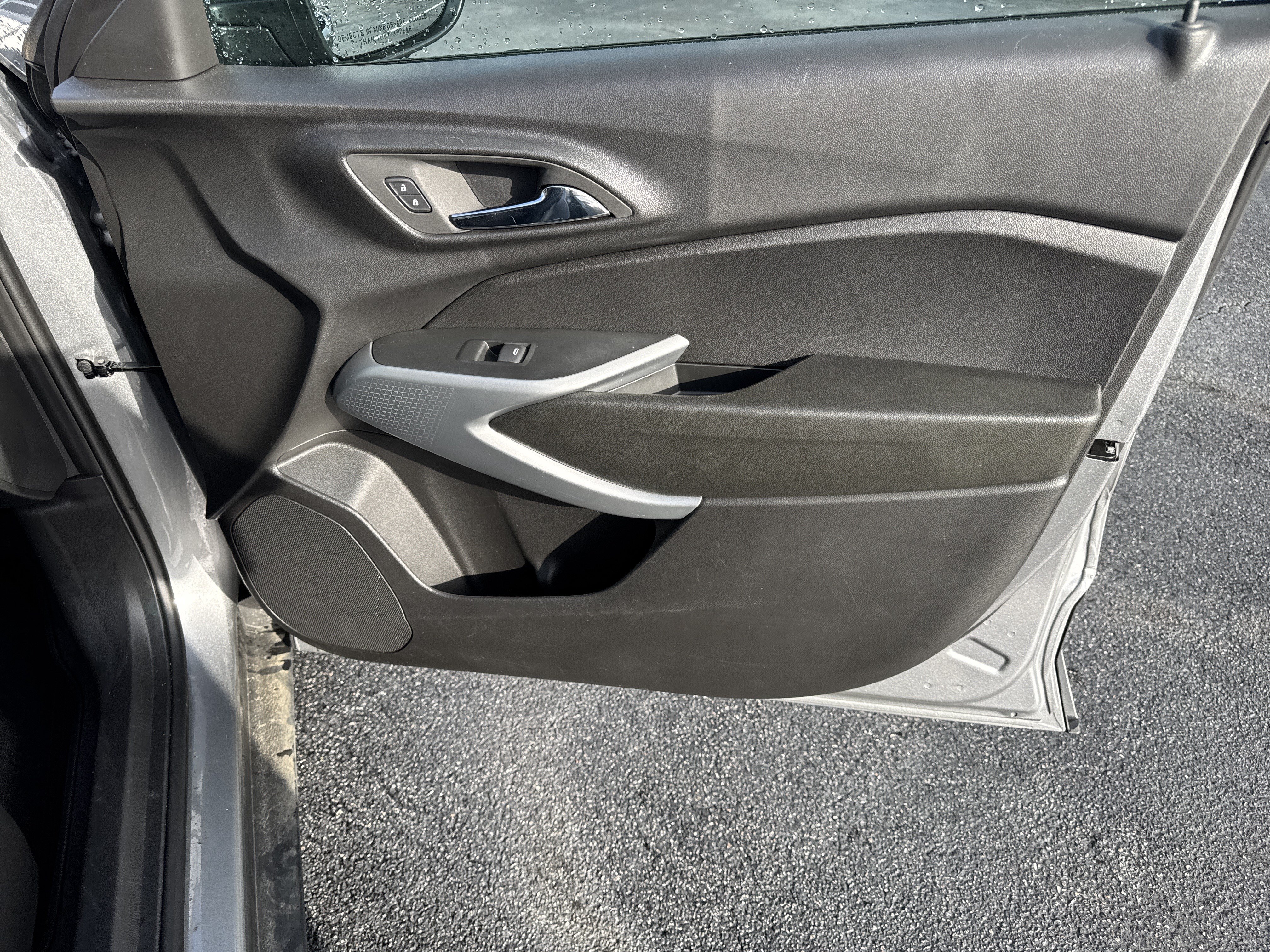 Used 2026 Chevrolet Trax LS FWD image 36
