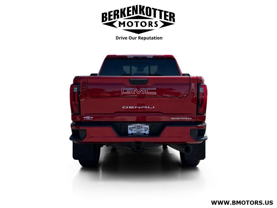 Used 2024 GMC Sierra 3500 Denali w/ Denali Reserve Package AWD/4WD image 4