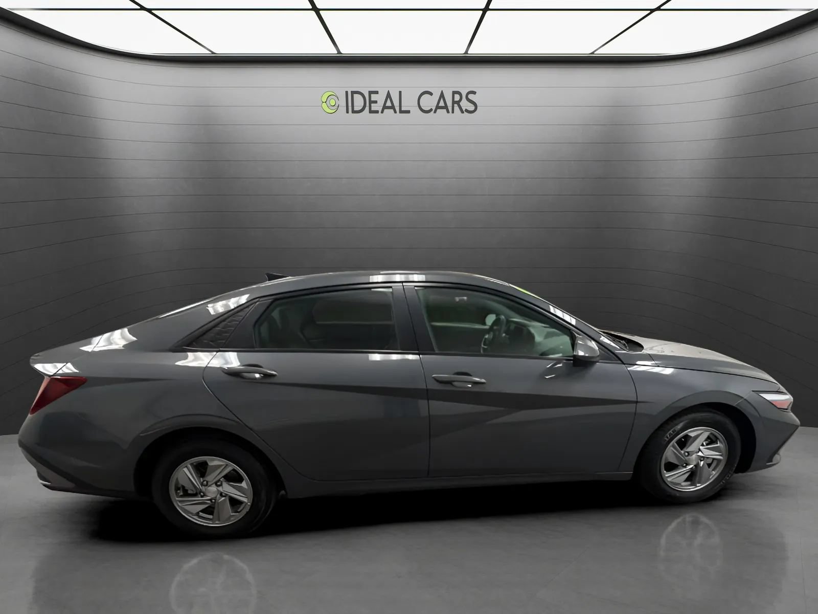 Used 2024 Hyundai Elantra SE FWD image 4