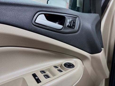 Used 2017 Ford Escape Titanium AWD/4WD image 19