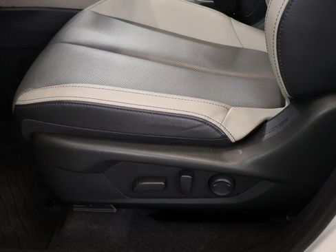 Certified 2025 Subaru Forester Limited image 13