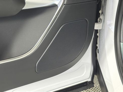 New 2026 Land Rover Range Rover SE image 21