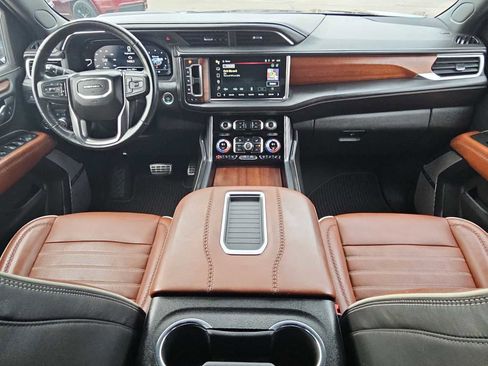 Used 2023 GMC Yukon Denali Ultimate image 16