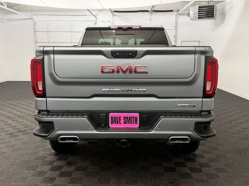 Used 2024 GMC Sierra 1500 AT4 w/ Technology Package AWD/4WD image 10