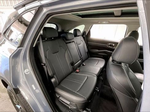 Used 2023 Kia Sorento S w/ Panoramic Sunroof Package AWD/4WD image 19