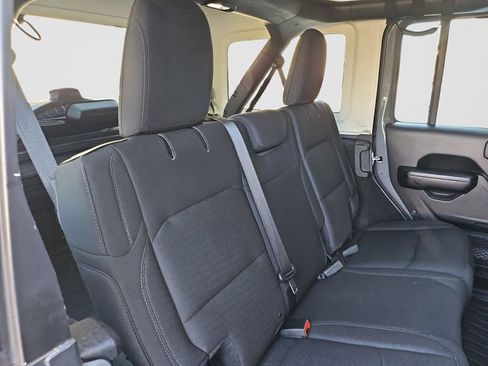 Used 2018 Jeep Wrangler Unlimited Sport S AWD/4WD image 43