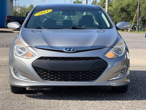Used 2011 Hyundai Sonata Hybrid w/ Premium Equipment Pkg 2 FWD image 2