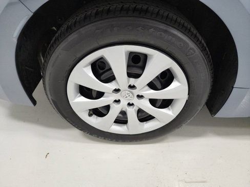 Used 2021 Toyota Corolla LE FWD image 13