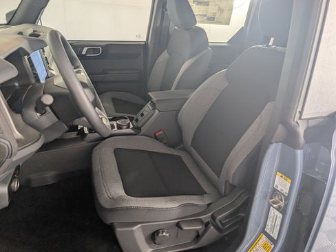 New 2025 Ford Bronco 4-Door image 10