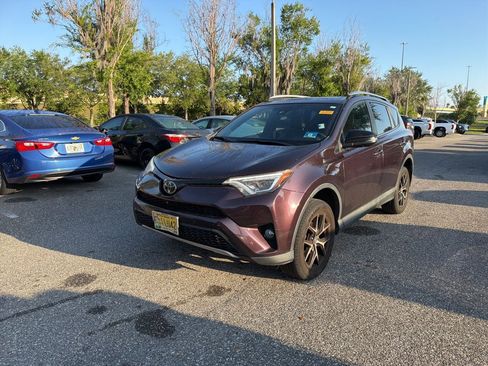 Used 2018 Toyota RAV4 SE w/ Advanced Technology Package AWD/4WD image 1