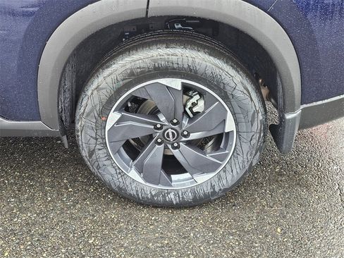 New 2026 Nissan Rogue SV image 9