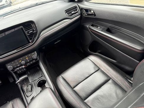 Used 2025 Dodge Durango GT image 22