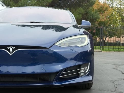 Used 2020 Tesla Model S Performance image 9