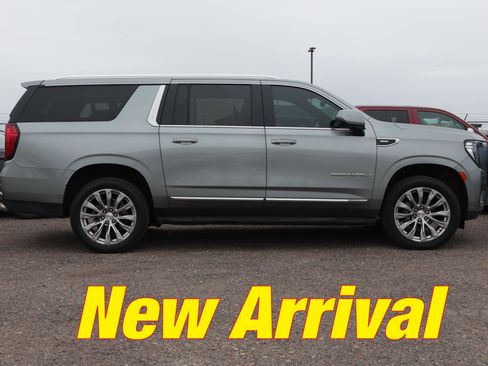 Used 2024 GMC Yukon XL Denali w/ Advanced Technology Package AWD/4WD image 65