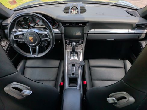 Used 2017 Porsche 911 Carrera S RWD image 30