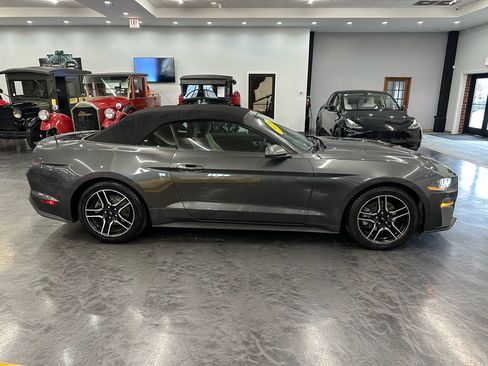 Used 2019 Ford Mustang Convertible w/ Equipment Group 101A image 4