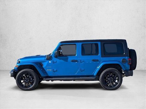 Used 2022 Jeep Wrangler Unlimited Sahara w/ Cold Weather Group image 9
