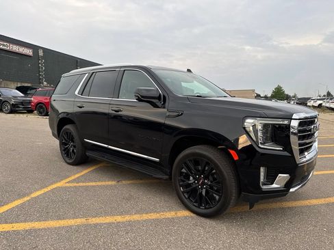 Used 2024 GMC Yukon SLT w/ SLT Premium Package AWD/4WD image 7