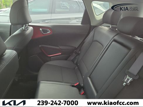 Certified 2023 Kia Soul GT-Line FWD image 7