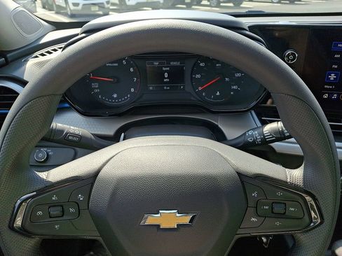 New 2026 Chevrolet Trax LS w/ LS Convenience Package FWD image 9