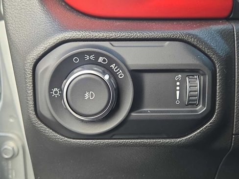 Used 2023 Jeep Wrangler Unlimited Rubicon image 24