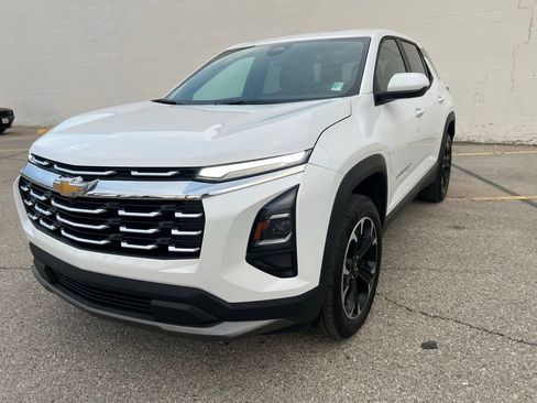 New 2026 Chevrolet Equinox LT FWD image 1
