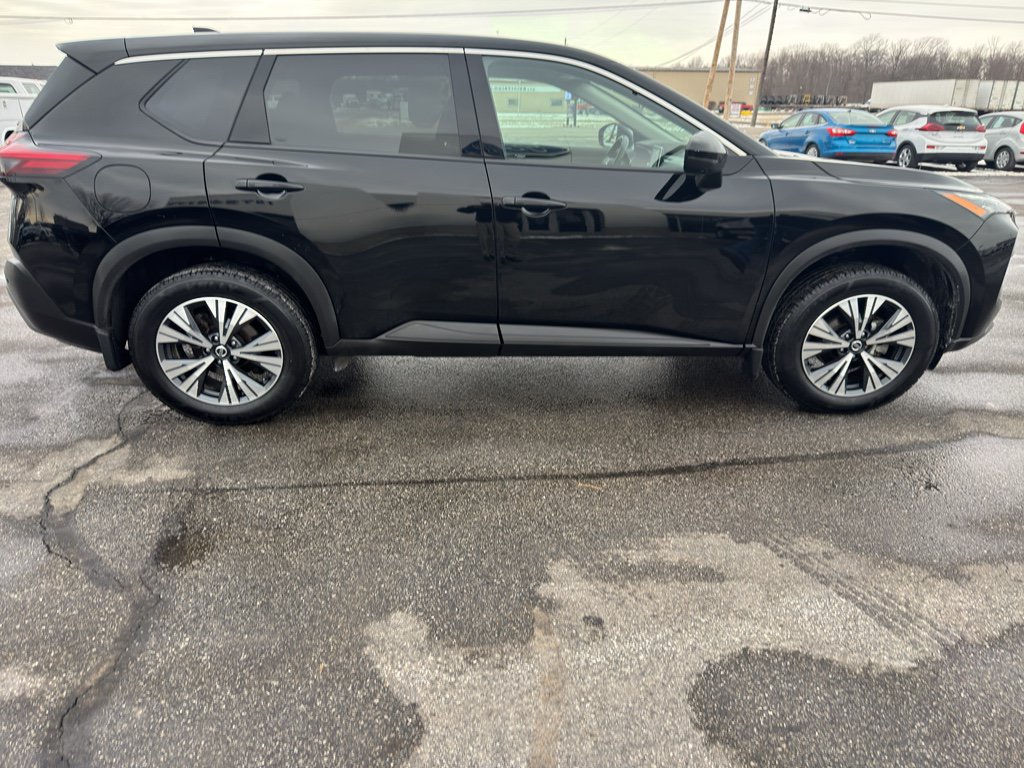 Used 2021 Nissan Rogue SV AWD/4WD image 2