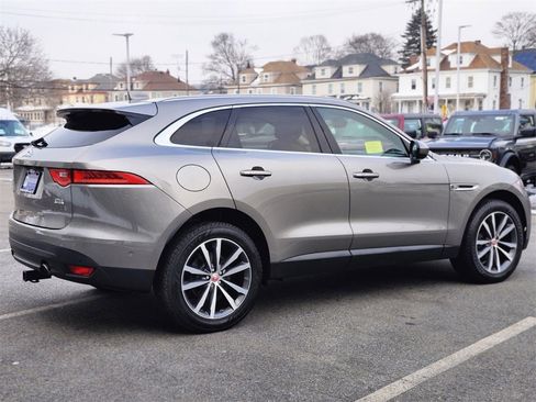 Used 2019 Jaguar F-PACE Prestige image 5