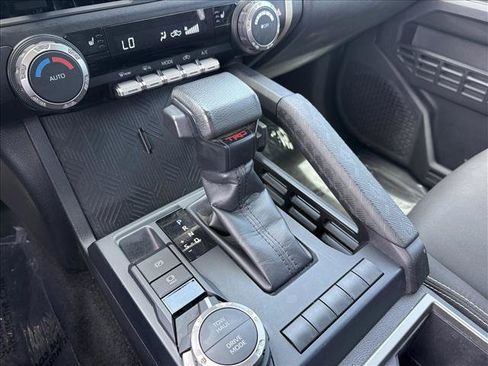 Used 2024 Toyota Tacoma TRD Sport AWD/4WD image 15