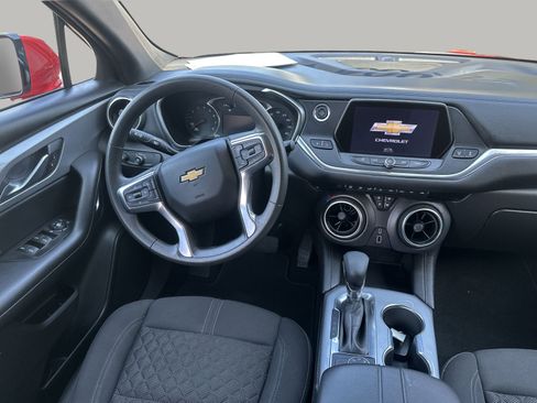 Used 2022 Chevrolet Blazer LT image 11