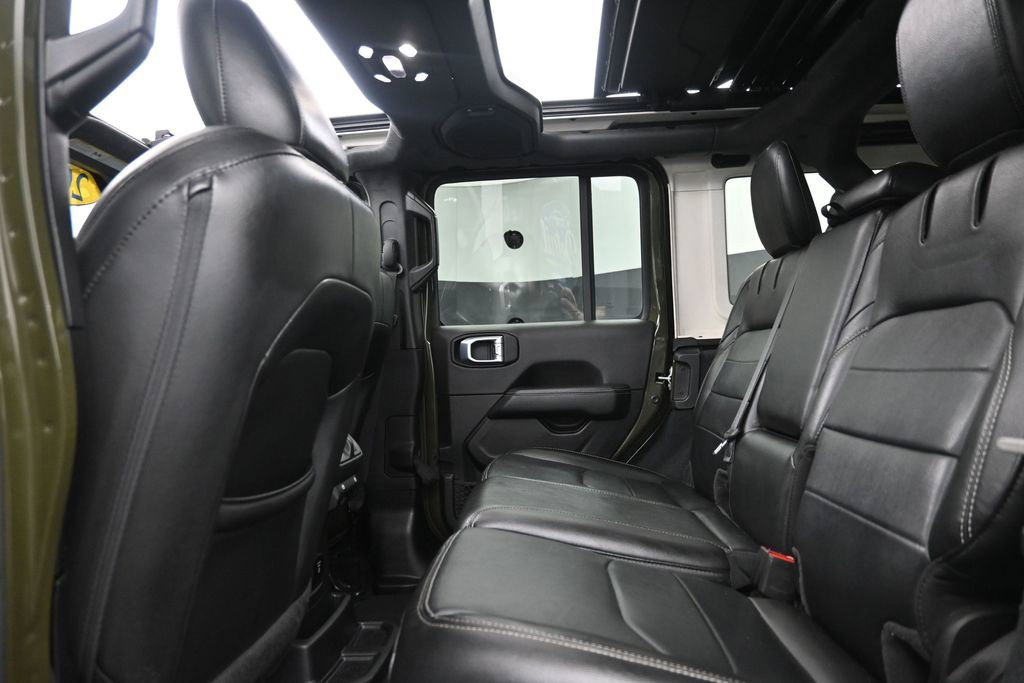 Used 2022 Jeep Wrangler Unlimited Sahara AWD/4WD image 12