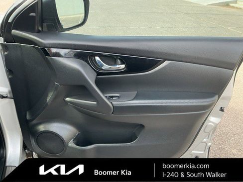 Used 2022 Nissan Rogue Sport SL w/ Premium Package image 10