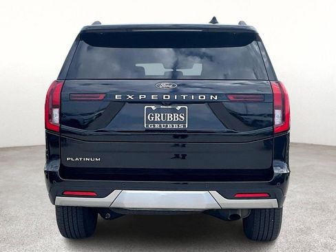 Used 2025 Ford Expedition Platinum image 6